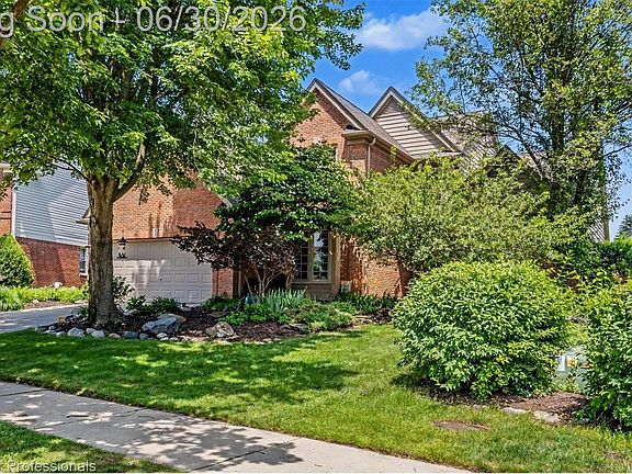 5th image of 1085 Bloomview Cir