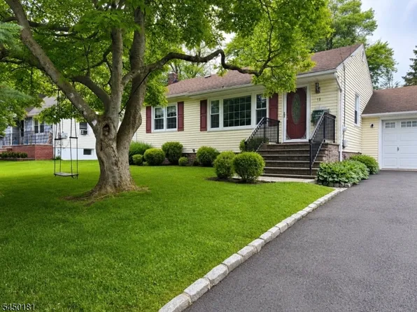 18 Carrol St, Fairfield, NJ 07004