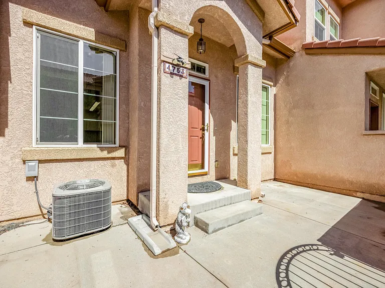 4753 Sand Mountain Point — Photo 3