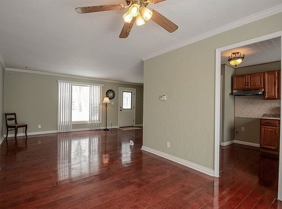 5th image of 22510 Jeffrey Ave