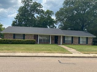 820 S Elm St, Hope, AR 71801