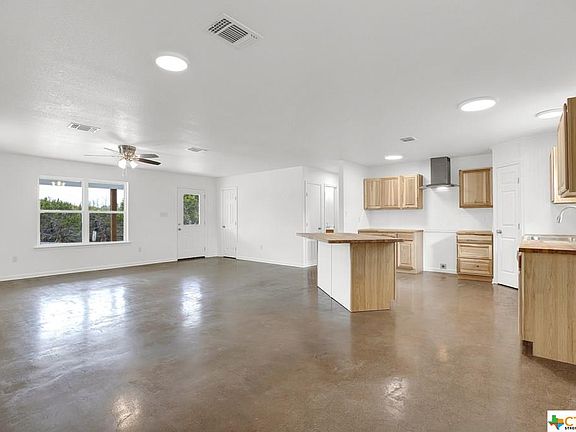 5th image of 1060 Poplar Ct