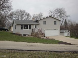 101 Duer St, Galena, IL 61036