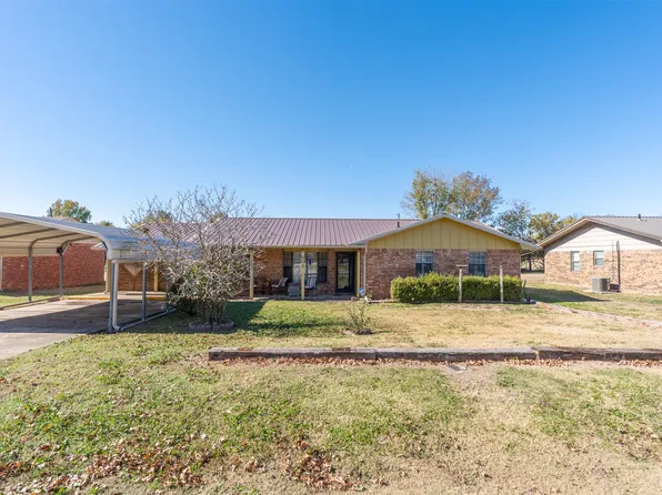 503 S 9th St, Okemah, OK 74859