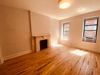 Rented by Metropolis Real Estate of Manhattan