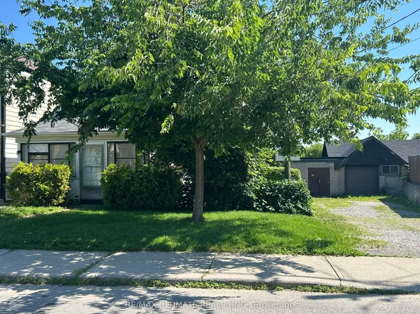 89 Brownville Ave, Toronto, ON M6N 4L2