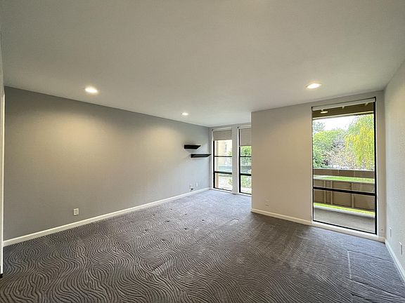 3rd image of 1151 Compass Ln APT 212