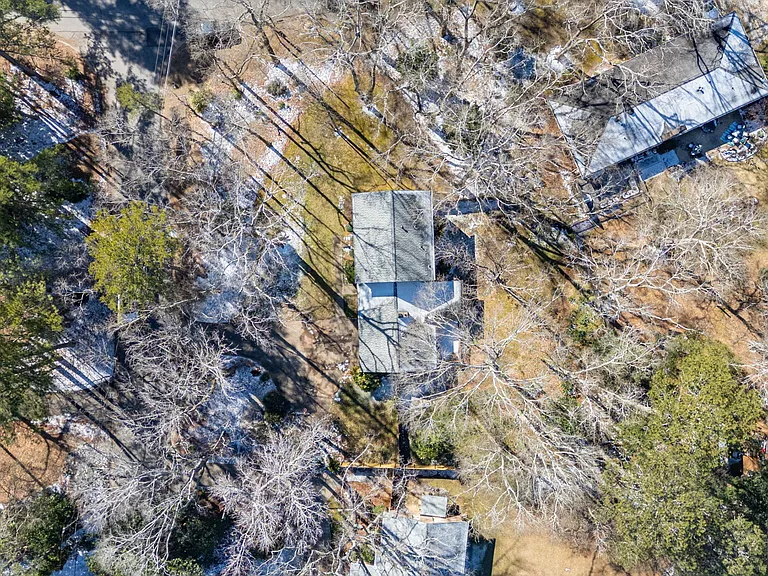 196 Avalon Dr — Photo 43
