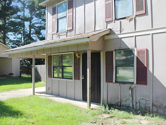 4th image of 10 Riata Ct