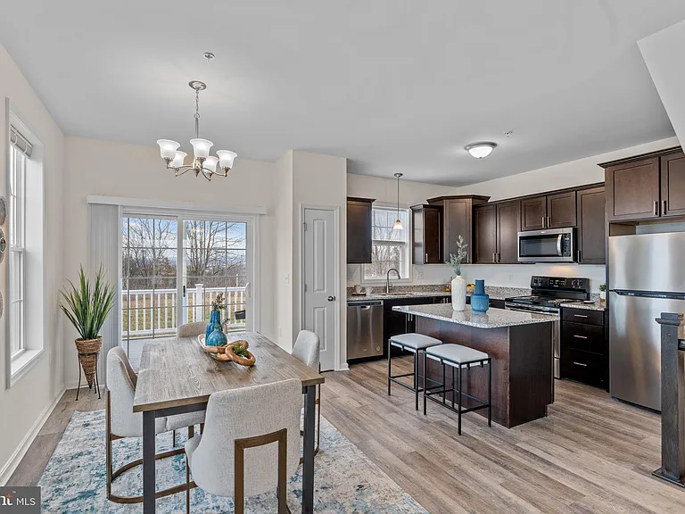 2027 Terrace View Ln — Photo 5