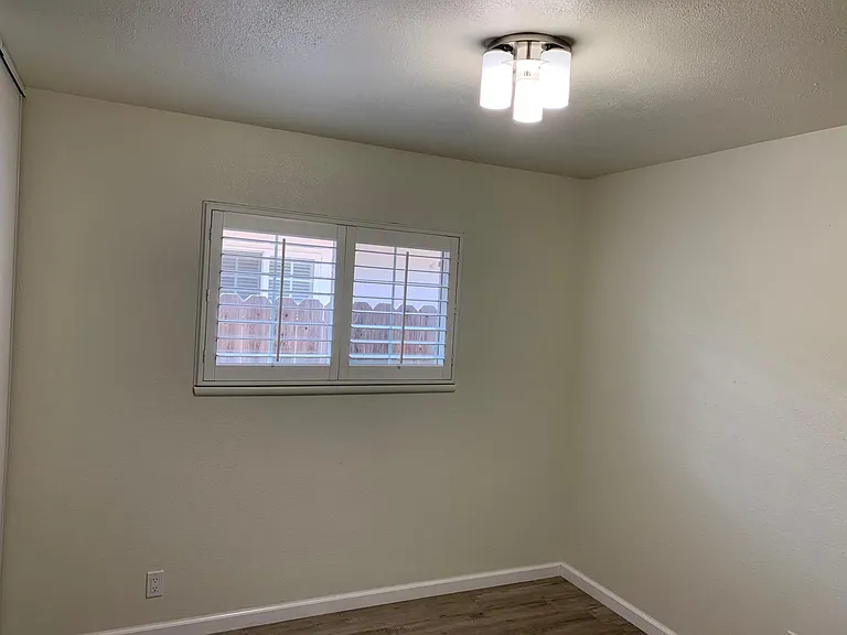 934 Camellia Way — Photo 8