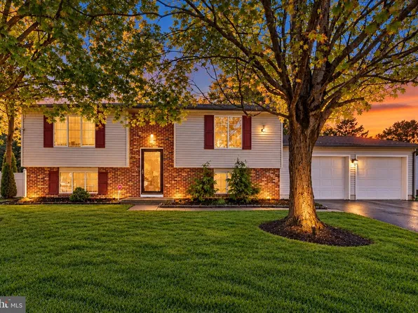1 Stamy Dr, Ewing, NJ 08618