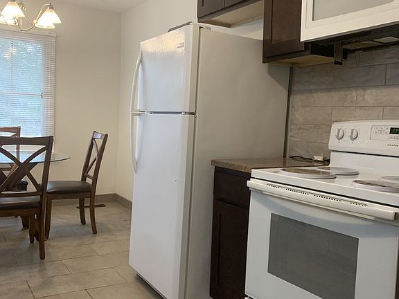 4th image of 11836 W 130th St
