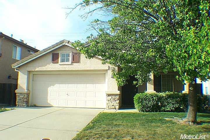 1st image of 203 Dahlia Ct