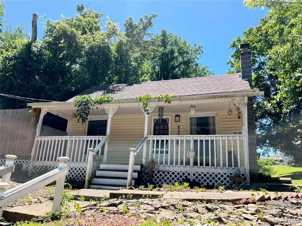 304 E 2nd St, Moscow Mills, MO 63362