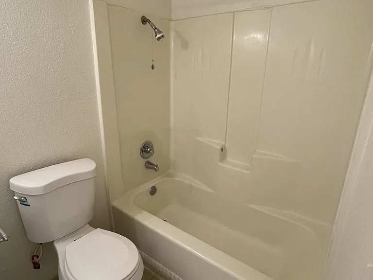 108 Center St — Photo 6