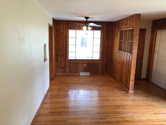 2nd image of 2527 E Eastgate Ln