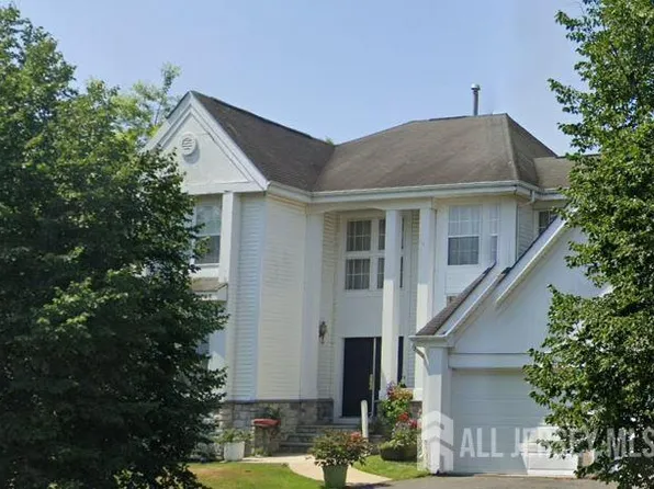 7 Hauser Ln, Matawan, NJ 07747