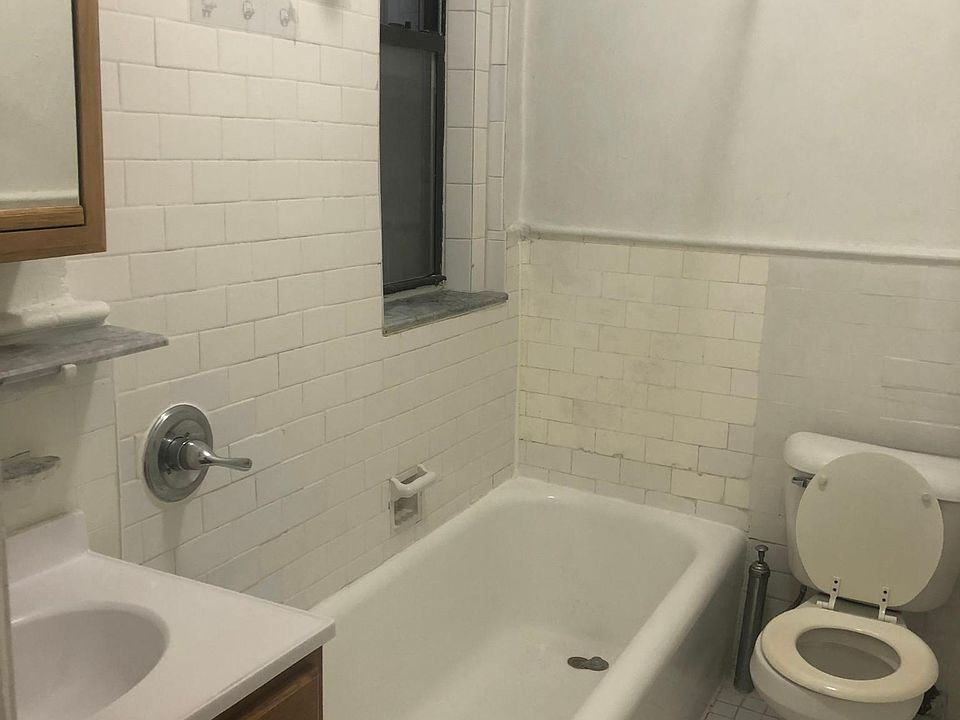 1st image of 175 Crary Ave Floor 1