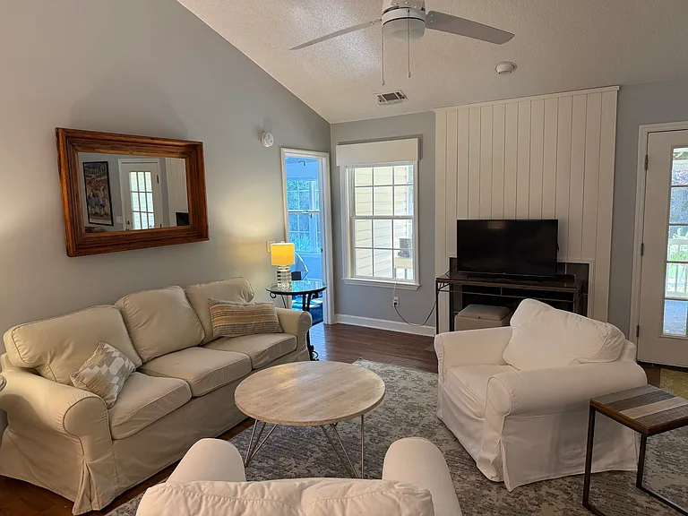 20 Parrot Creek Dr — Photo 2