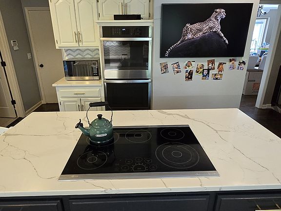 5th image of 4025 NW Claymont Dr