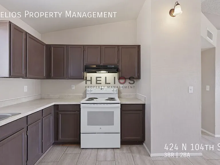 424 N 104th St — Photo 9