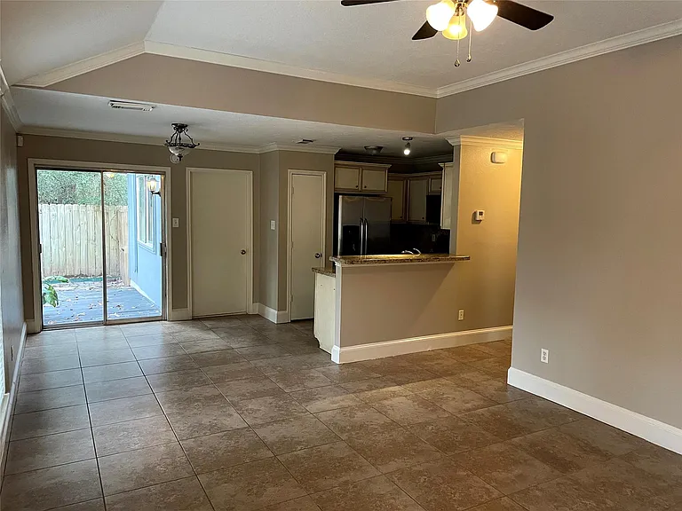 21747 Deep Pines Dr — Photo 2