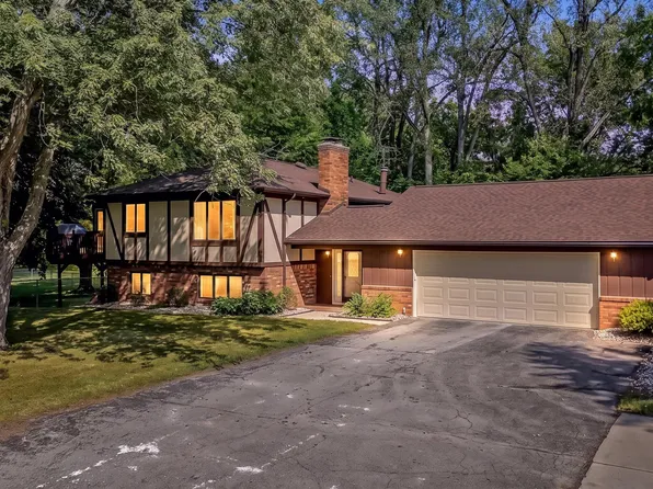 6549 Napier Rd, Plymouth, MI 48170