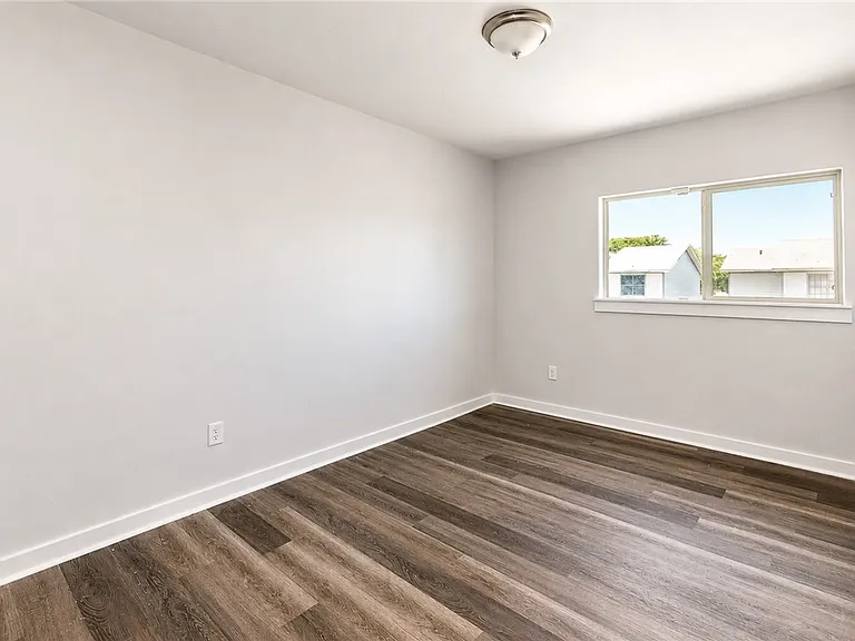 113 S Commonsway Dr — Photo 14