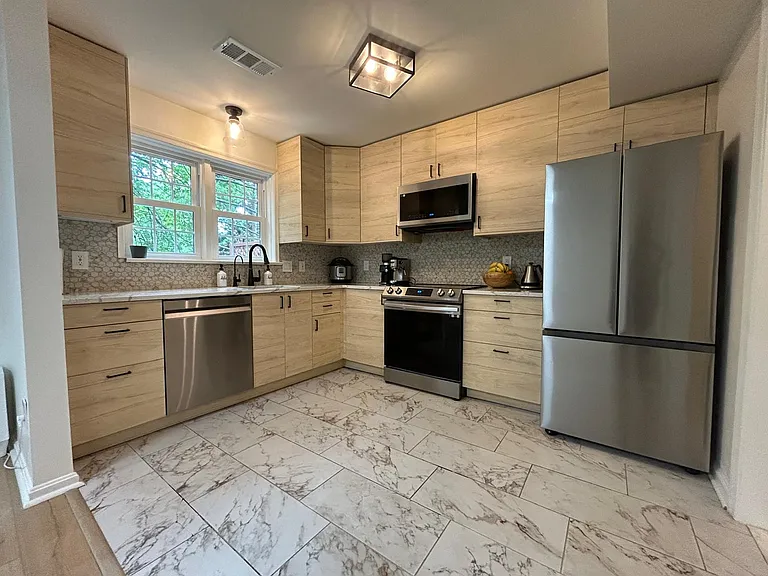 6723 Kenwood Forest Ln — Photo 9