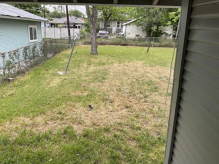 811 Rivas St — Photo 18