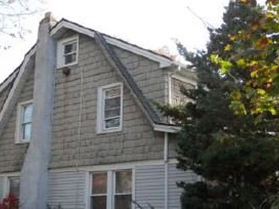 2nd image of 351 Guyon Ave