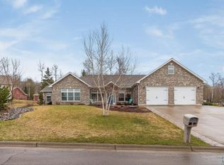 5131 Woodlawn St, Duluth, MN 55804
