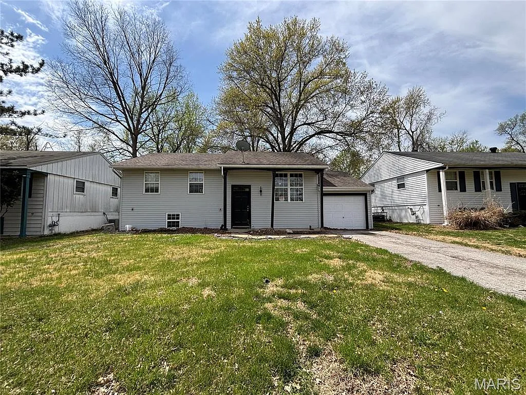 1428 Columbus Dr photo 1