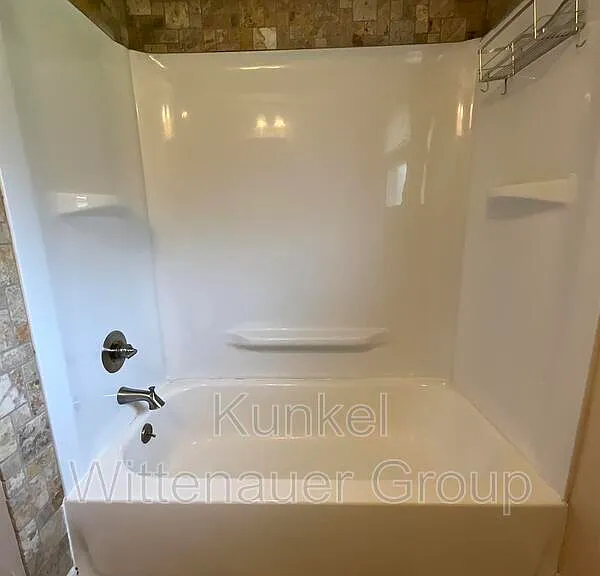 304 S Hilgard St — Photo 14