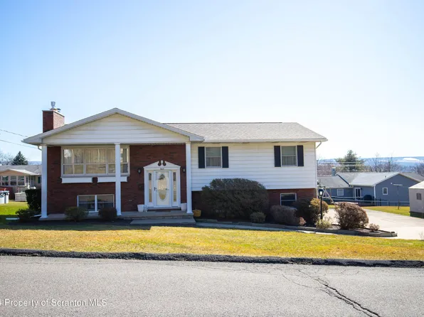 504 3rd St, Peckville, PA 18452