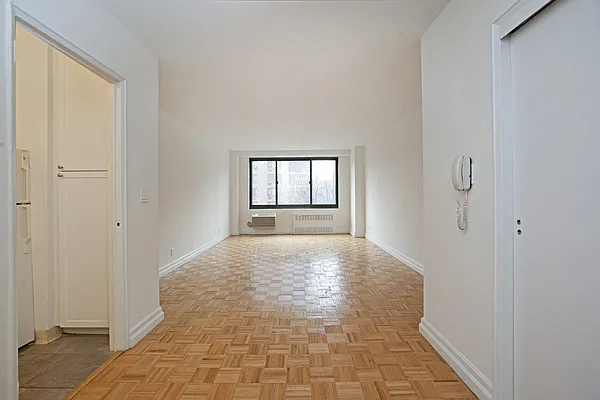 Rented by Olnick Organization | media 14