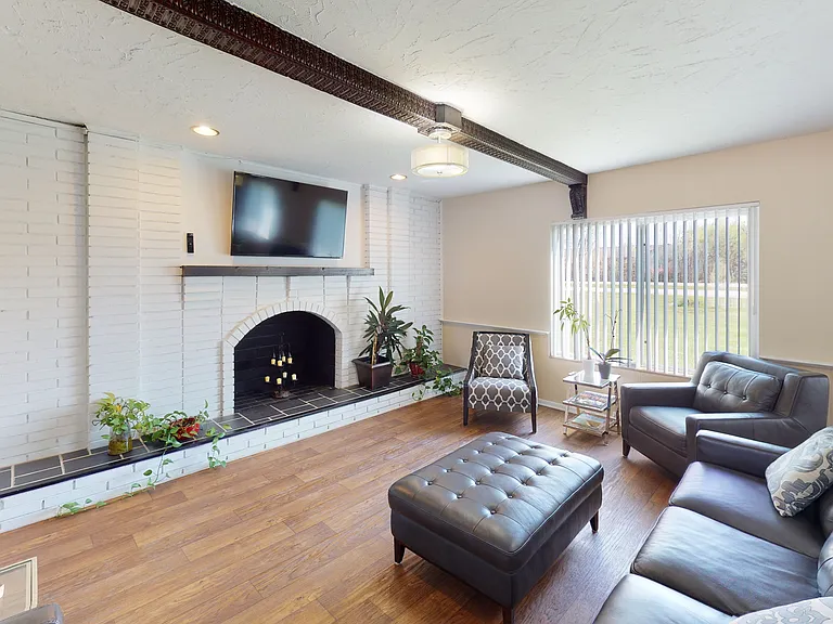 Rivercrest Apartments — Photo 54