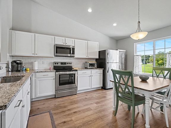2nd image of 58575 Pond View Ln