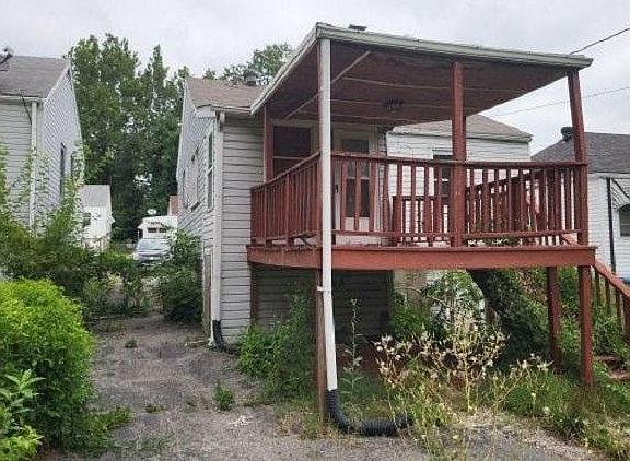 3rd image of 7408 Calvin Ave