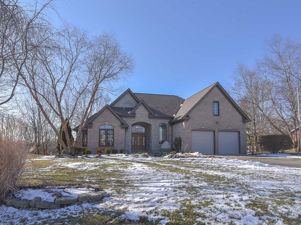 1st image of 481 Mustang Dr