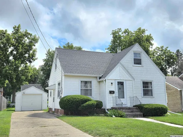 711 2nd St SW, Mason City, IA 50401