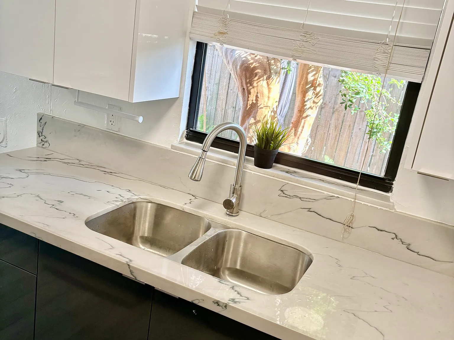834 NE 18th Court — Photo 4