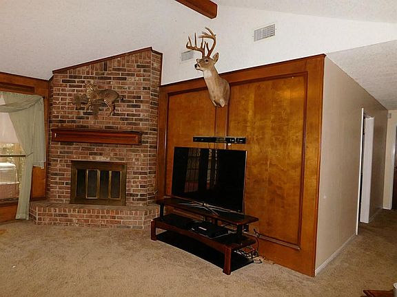 3rd image of 5117 Meadow Place Dr