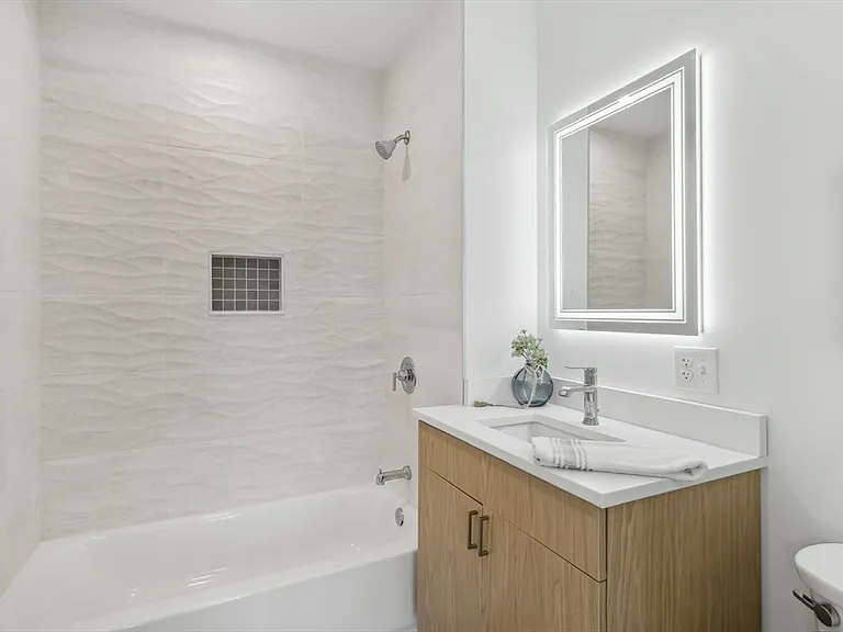 256 Dorchester St #504 — Photo 17