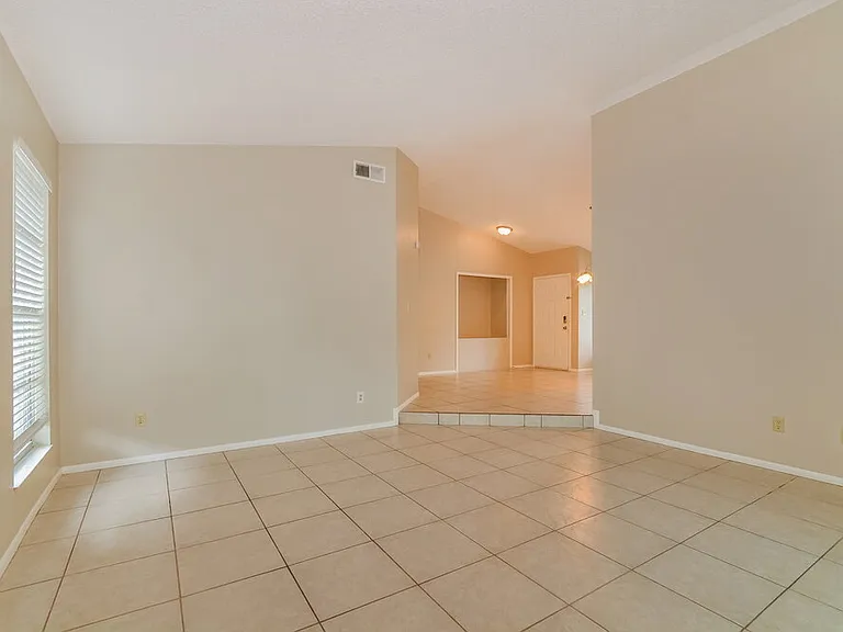 1448 La Paloma Cir — Photo 4