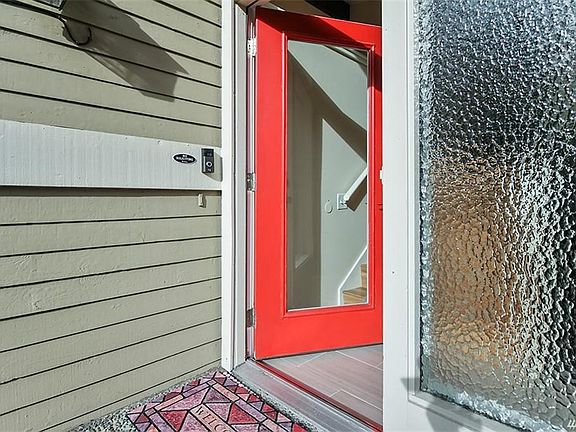 3rd image of 4412 152nd Pl SE