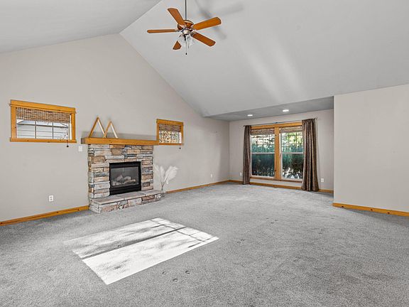 5th image of 60856 Sawtooth Mountain Ln