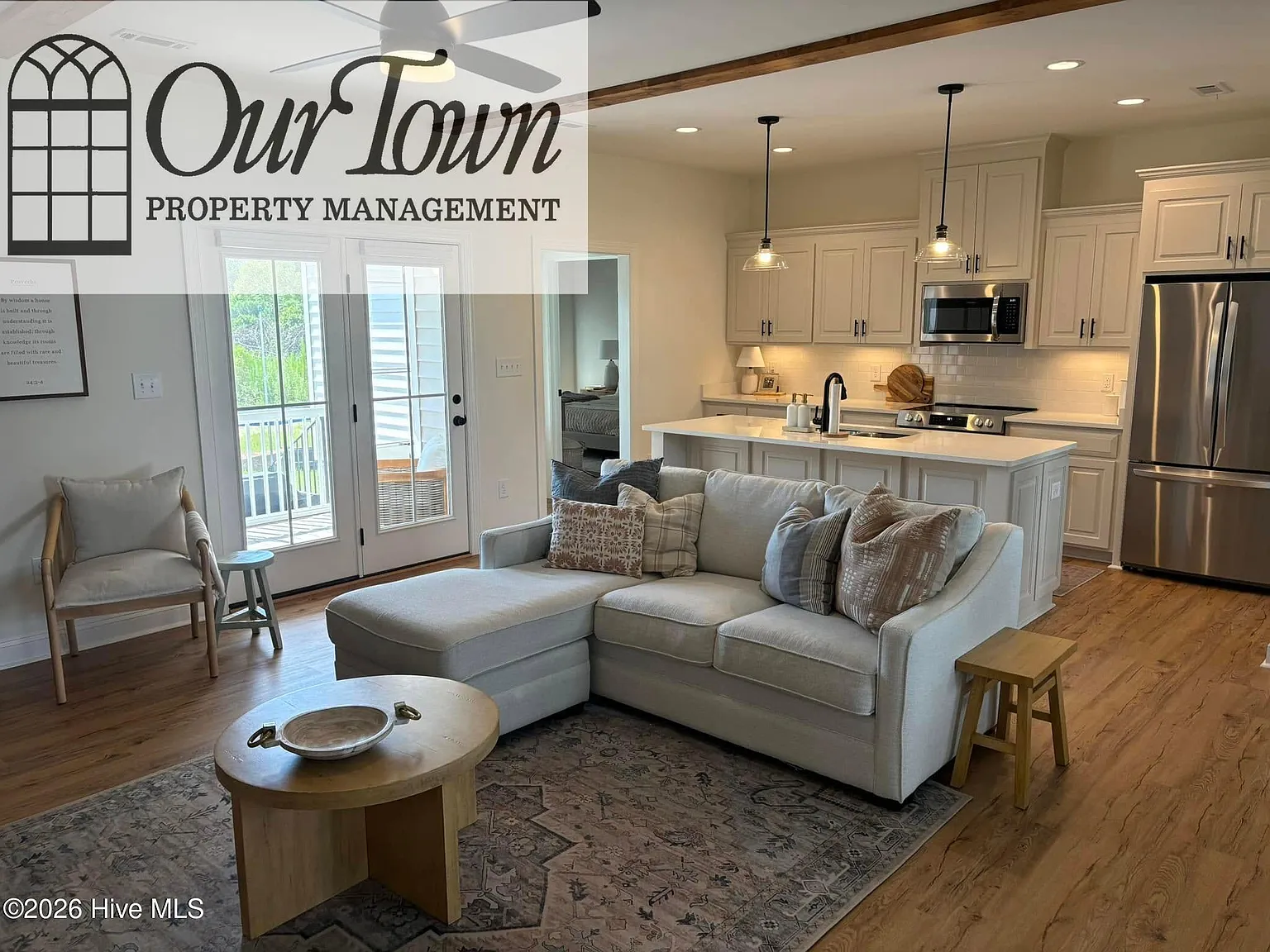 3 bed, 2.0 bath, 1501 sqft, $1,995 — Photo 2