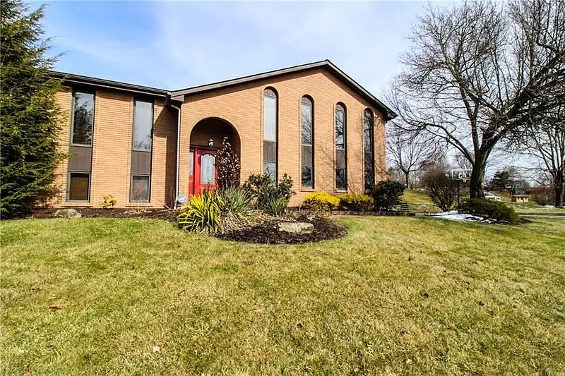 102 Huron Dr photo 1